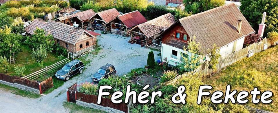 Casa Rustic Feher & Fekete Vendeghazak ソバタ エクステリア 写真