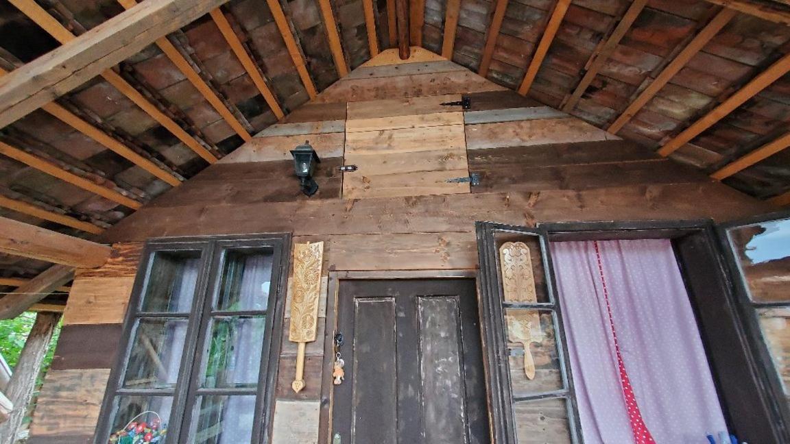 Casa Rustic Feher & Fekete Vendeghazak ソバタ エクステリア 写真