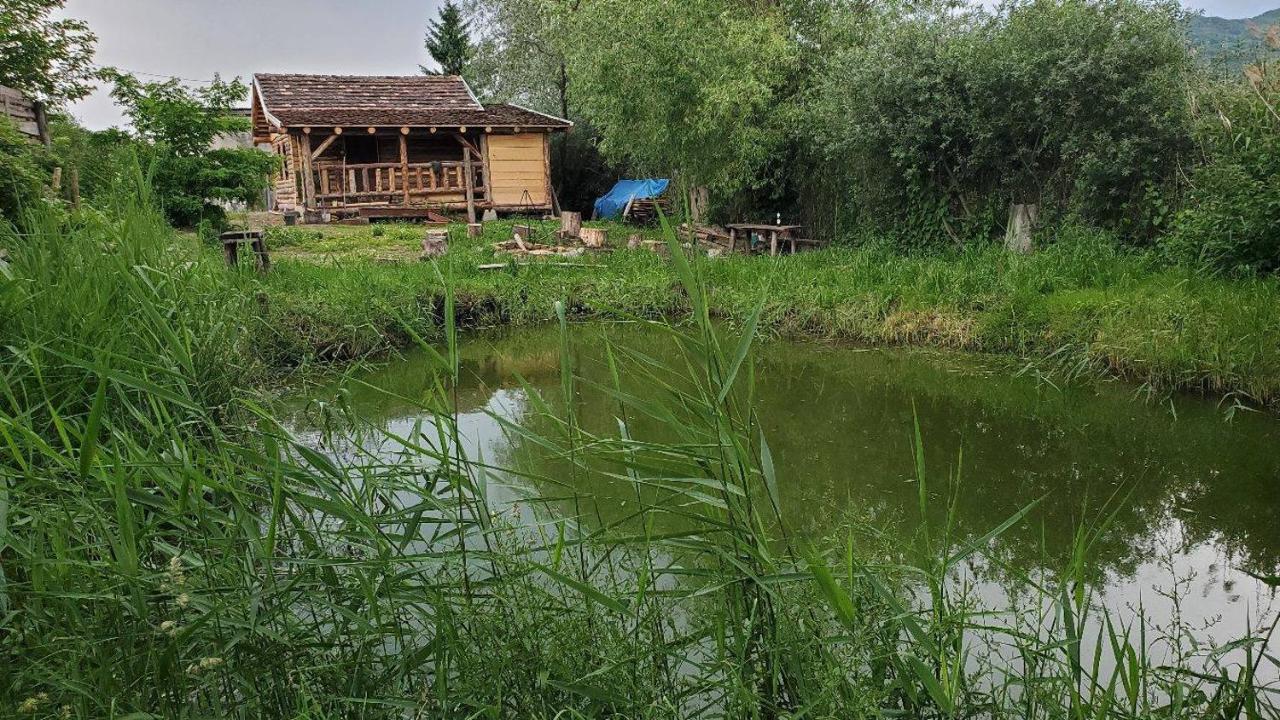 Casa Rustic Feher & Fekete Vendeghazak ソバタ エクステリア 写真