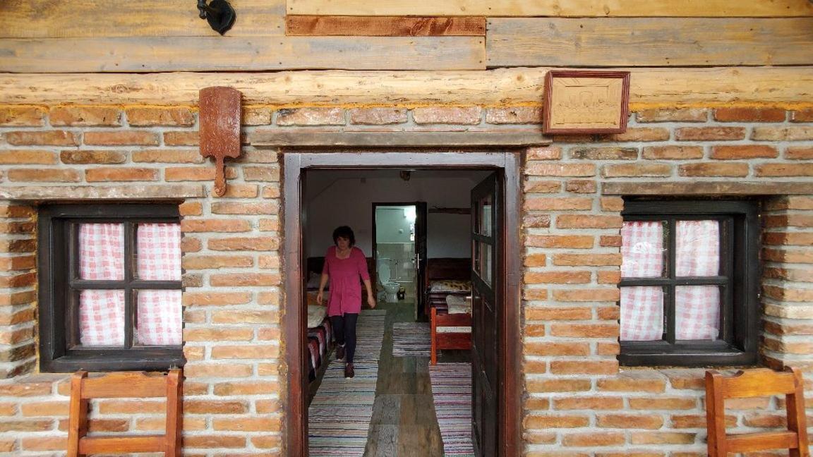 Casa Rustic Feher & Fekete Vendeghazak ソバタ エクステリア 写真