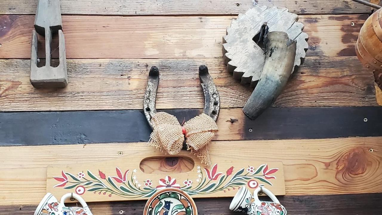 Casa Rustic Feher & Fekete Vendeghazak ソバタ エクステリア 写真