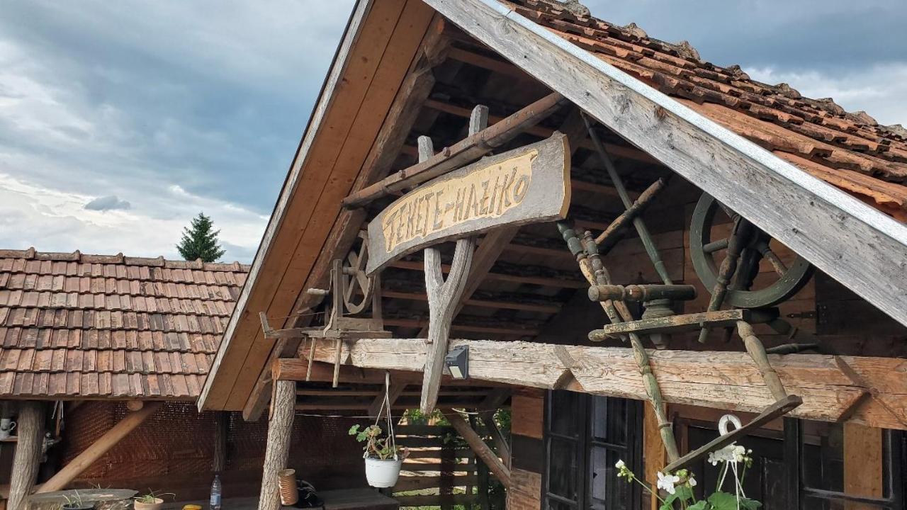 Casa Rustic Feher & Fekete Vendeghazak ソバタ エクステリア 写真